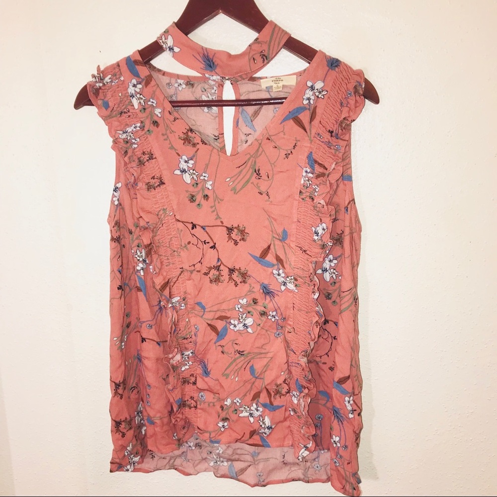 Boutique top with choker